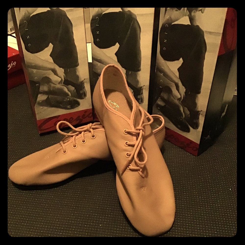 Adult Tan Jazz Shoe